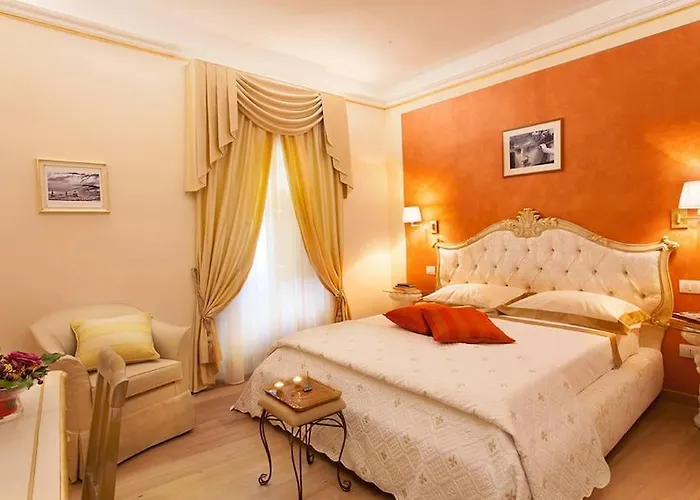 La Culla Di Dante Luxury Apartment In Duomo