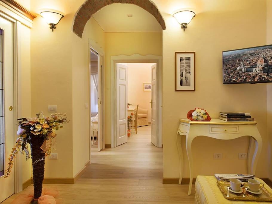 Apartment La Culla Di Dante Luxury In Duomo Florence
